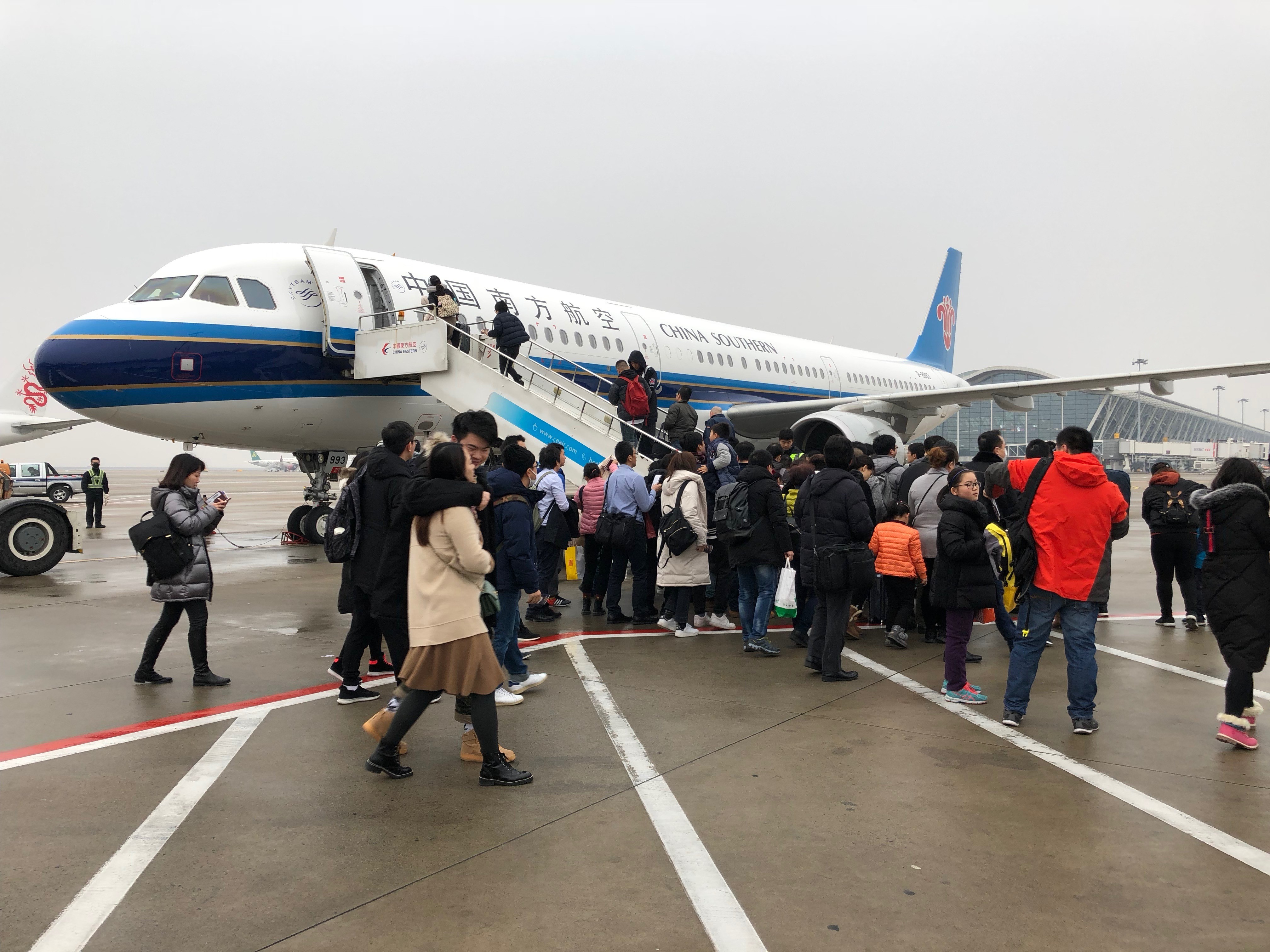 中国南方航空エコノミークラス 中国 上海 関空 搭乗レビュー 機内食 座席などを紹介